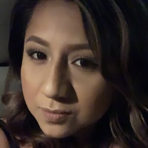 Meet your Posher, Gabriela